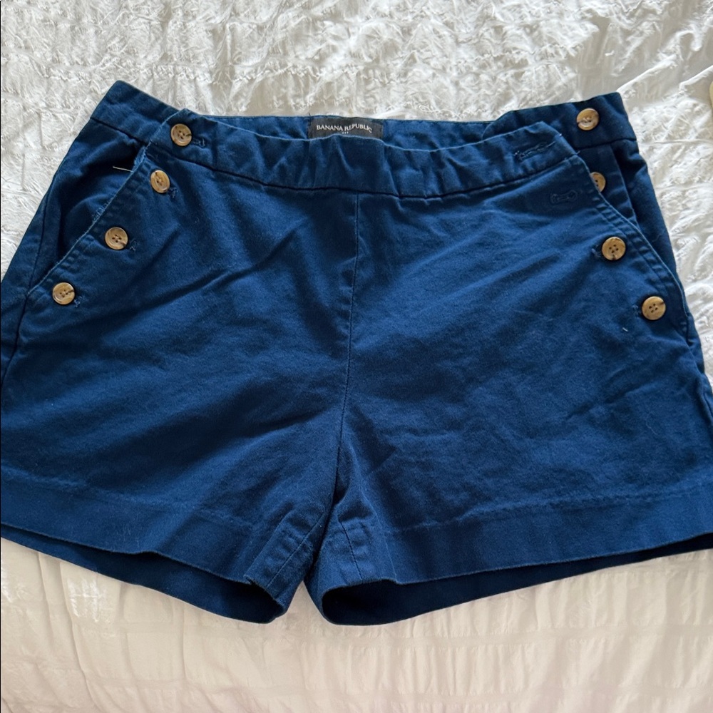 Banana Republic Women's Navy Blue Button-Trim Shorts